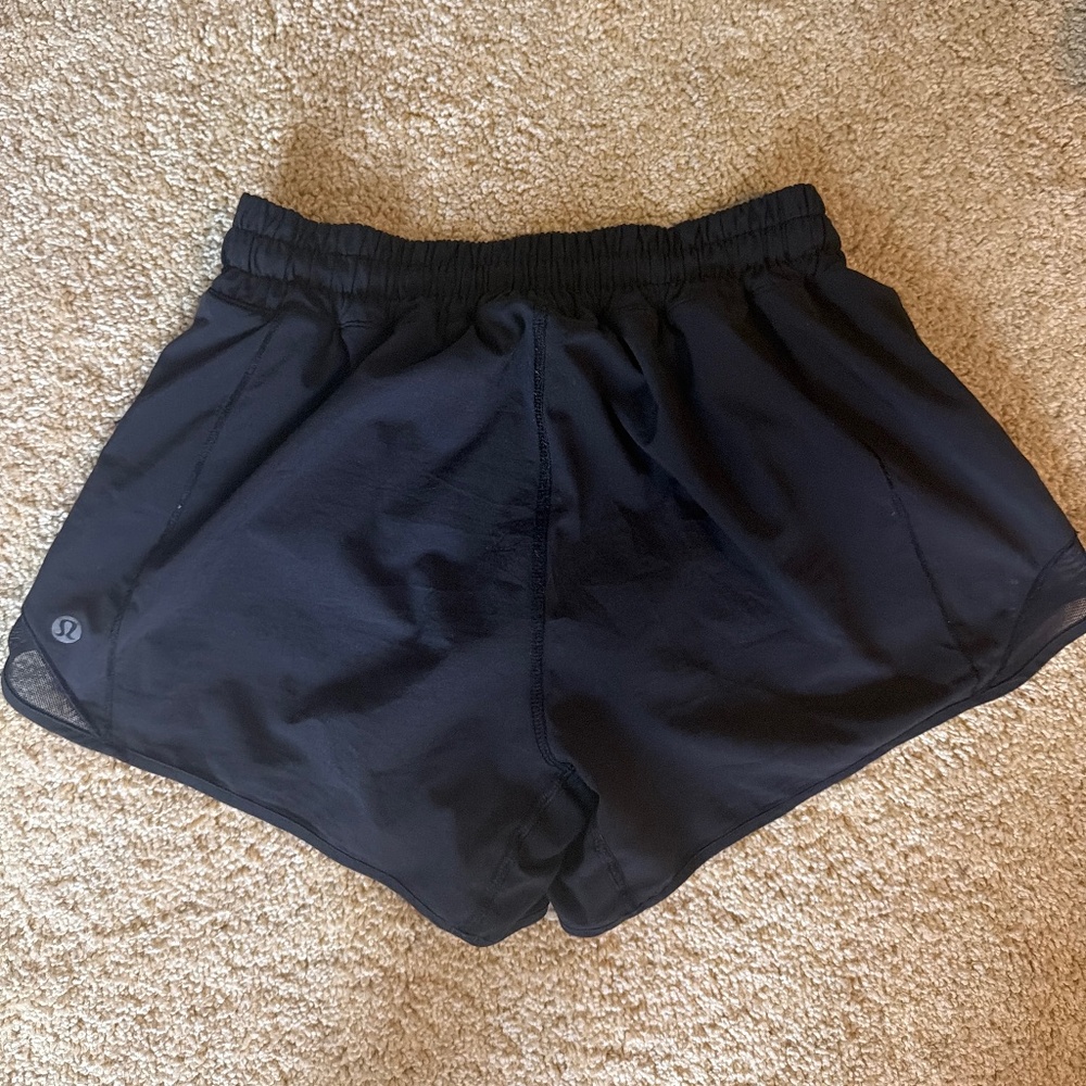 Lululemon Black Hotty Hot (Long Shorts) size 4